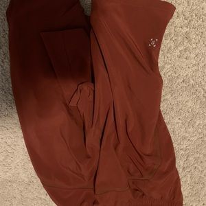 Lulu lemon pace breaker 9”